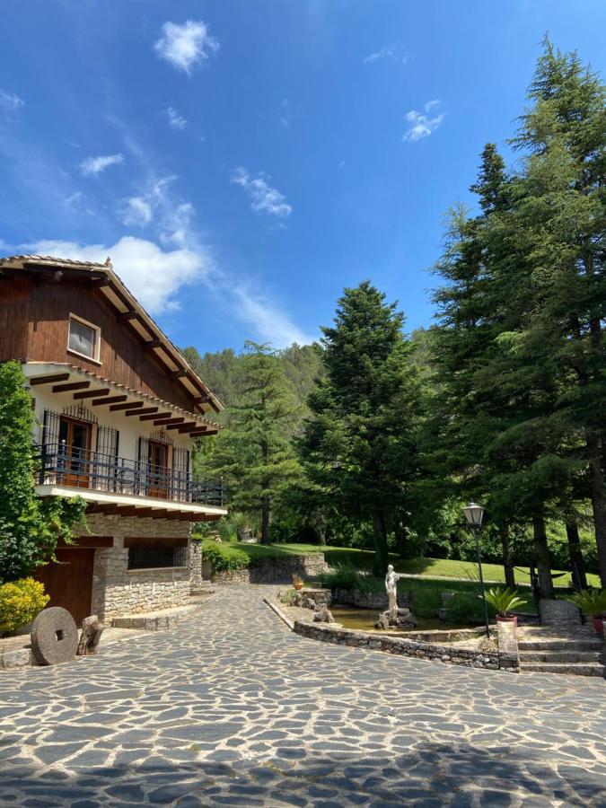 Els Avets De La Muga Bed & Breakfast Sant Llorenc de la Muga Dış mekan fotoğraf