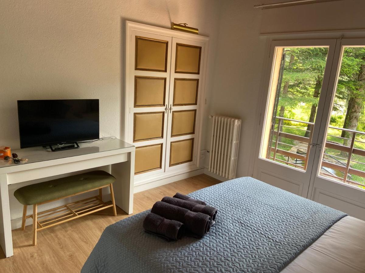 Els Avets De La Muga Bed & Breakfast Sant Llorenc de la Muga Dış mekan fotoğraf